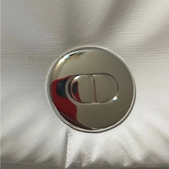 New Dior Pouch & Beauty Bundle With Dior Hydra Life Micellar Cleanser (10 Items) - Picture 16 of 16